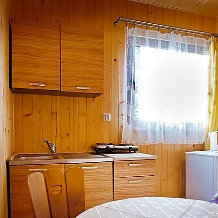 Bed and Breakfast Osrodek Wypoczynkowy Cubex 3*