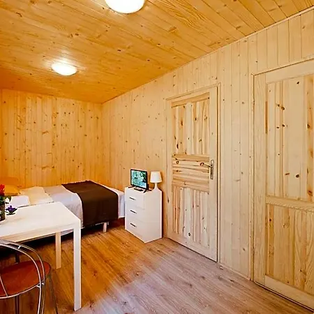 Bed and Breakfast Osrodek Wypoczynkowy Cubex 3*