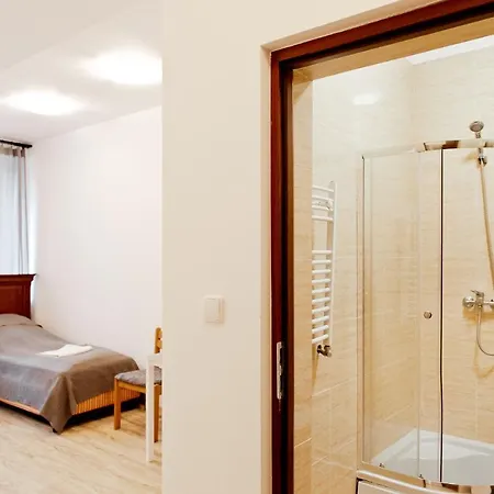 לינה וארוחת בוקר Osrodek Wypoczynkowy Cubex סטגנה